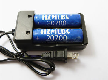 China Carregador de bateria universal do íon da tomada 2A Li dos E.U. para baterias do íon de Li 20700 pilhas fornecedor
